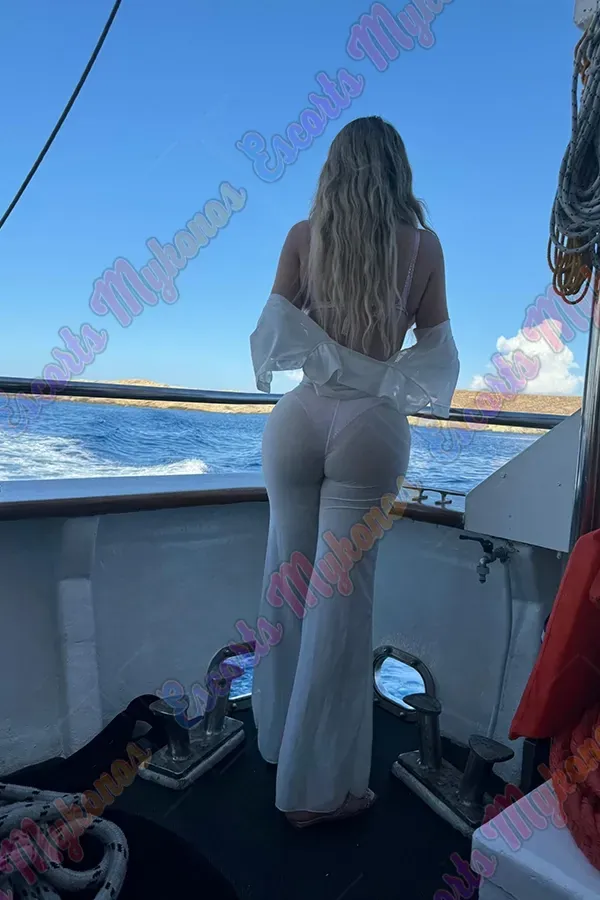 Samantha Leon Mykonos escort photo 11