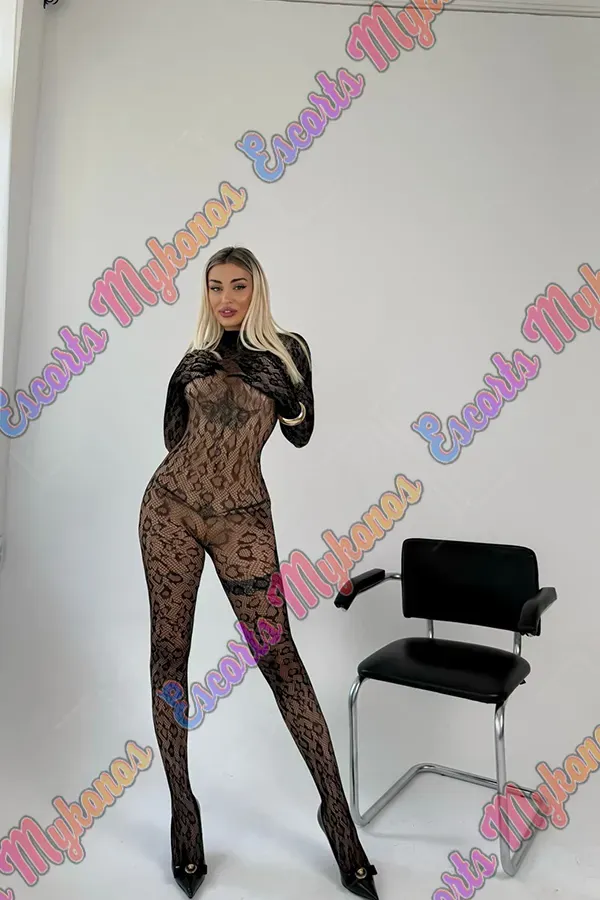 Victoria Fox Mykonos escort photo 9