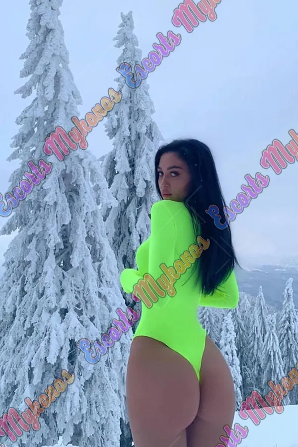Zlata Hadid Mykonos escort photo 9